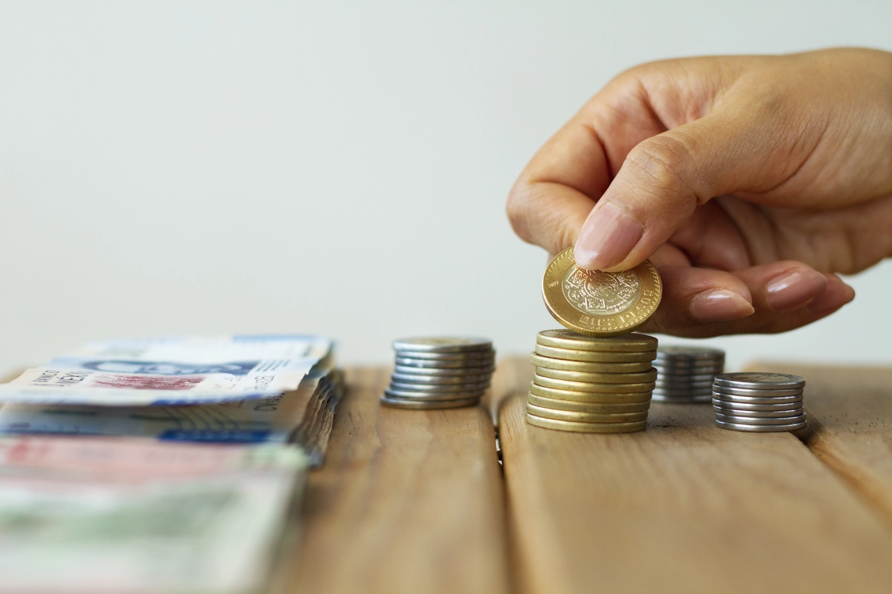 ¿Qué es mejor para tu dinero: un fondo de inversión o un ETF? Descubre las diferencias esenciales